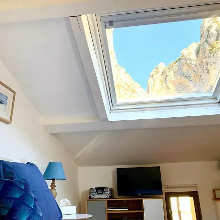 Le 1835, Bleu-coton Moustiers-Sainte-Marie